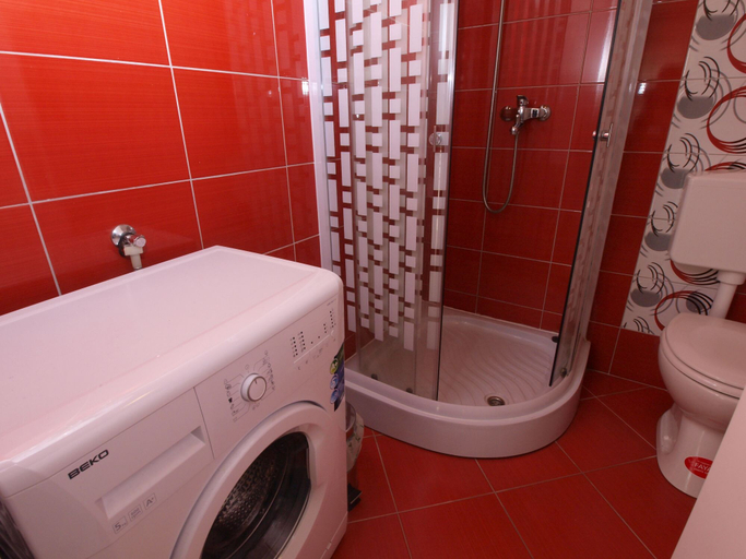 Bathroom 3, Apartments Ivanka 1056, Pula