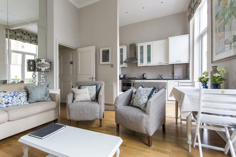 Others 5, Notting Hill Retreat, London
