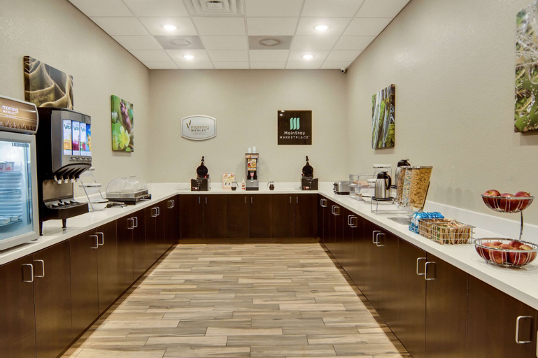 Food & Drinks 5, MainStay Suites Dallas Northwest - Irving, Dallas