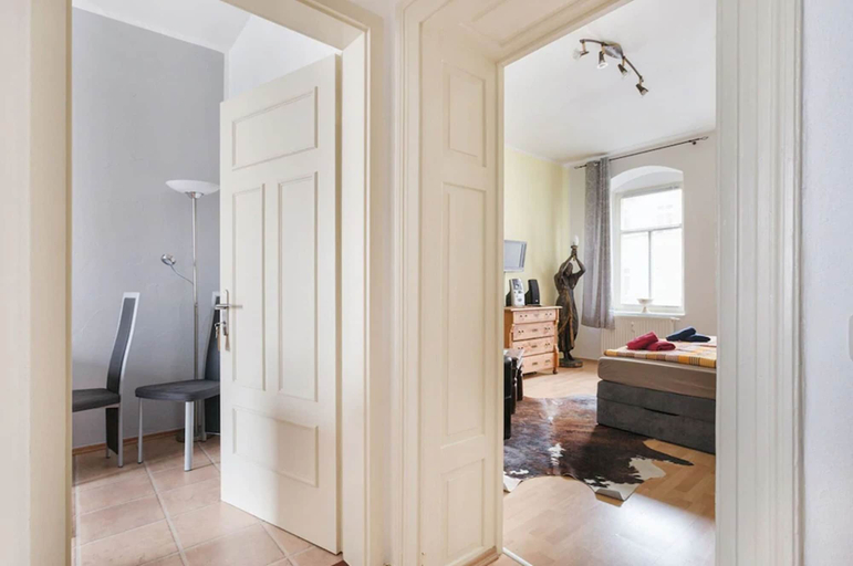 Others 4, Apartment Elbflorenz, Dresden