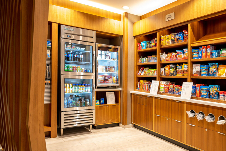 Food & Drinks 4, SpringHill Suites by Marriott Kenosha, Kenosha