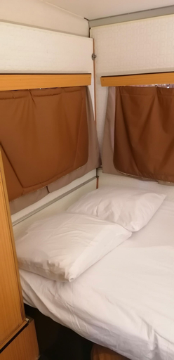 Bedroom 3, Caravane, Sarthe