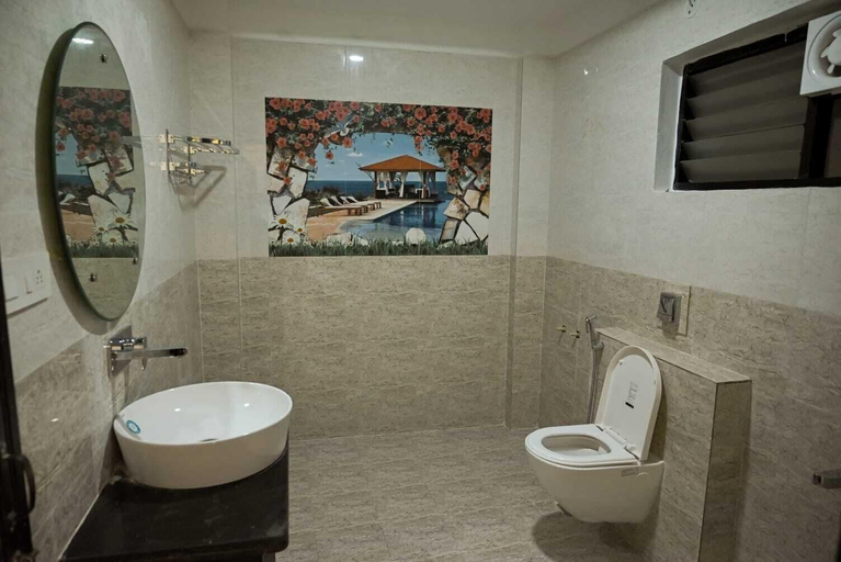 Bathroom 4, Hotel Golden Bliss, Bhopal