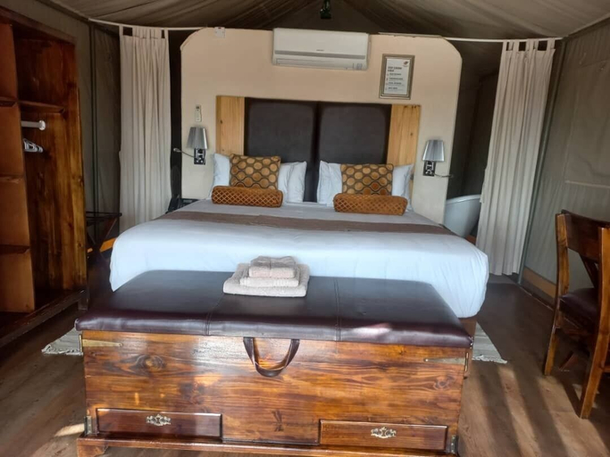 Bedroom 3, Tsabong Eco-Tourism Camel Park, Tshabong