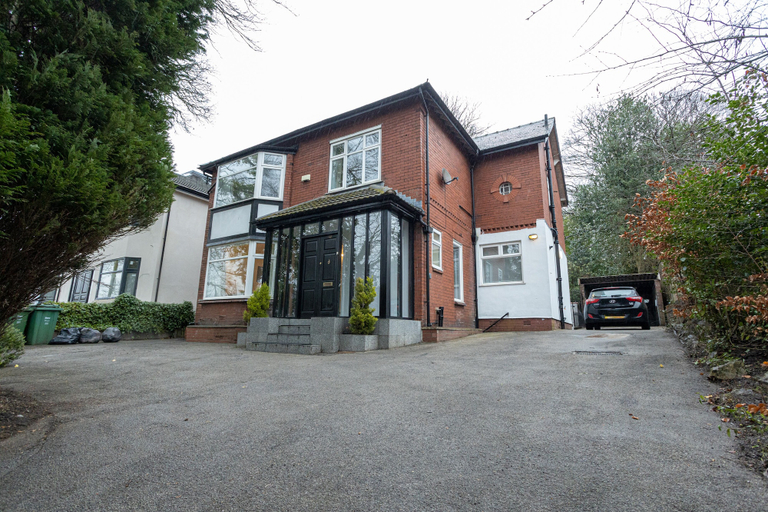 Exterior & Views 2, Pillo Rooms - 4BR House near Heaton Park, Manchester