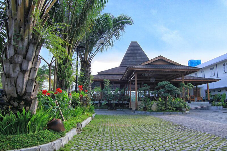 Exterior & Views 2, The Gambir Anom Hotel Resort & Convention, Karanganyar