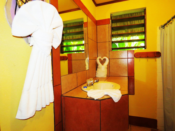 Bathroom 5, Crystal Paradise Resort