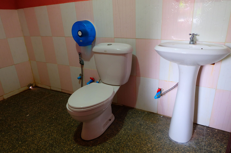Bathroom 3, Forest Guesthouse, Samoeng