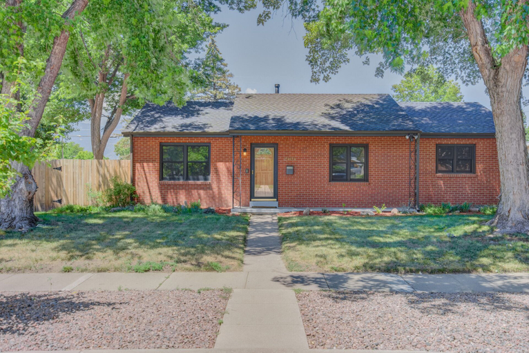 Exterior & Views 2, Home Sweet Home 3 Beds Central Springs Locale!, El Paso