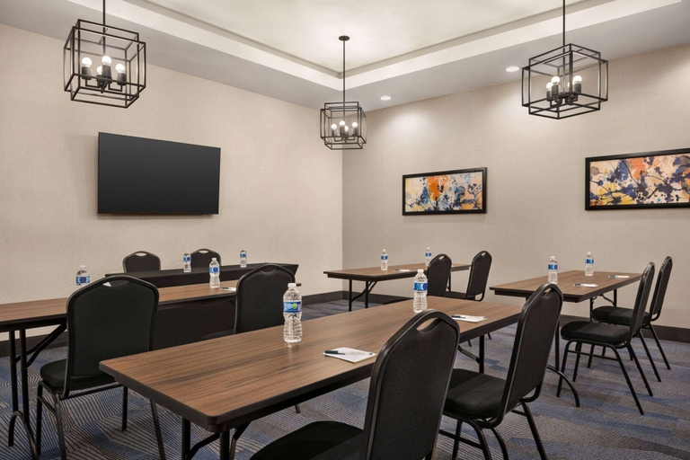 Food & Drinks 5, La Quinta Inn & Suites by Wyndham Del Rio, Val Verde