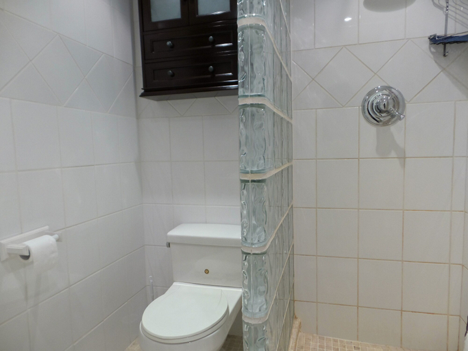 Bathroom 4, Villa 244C Jolly Harbour