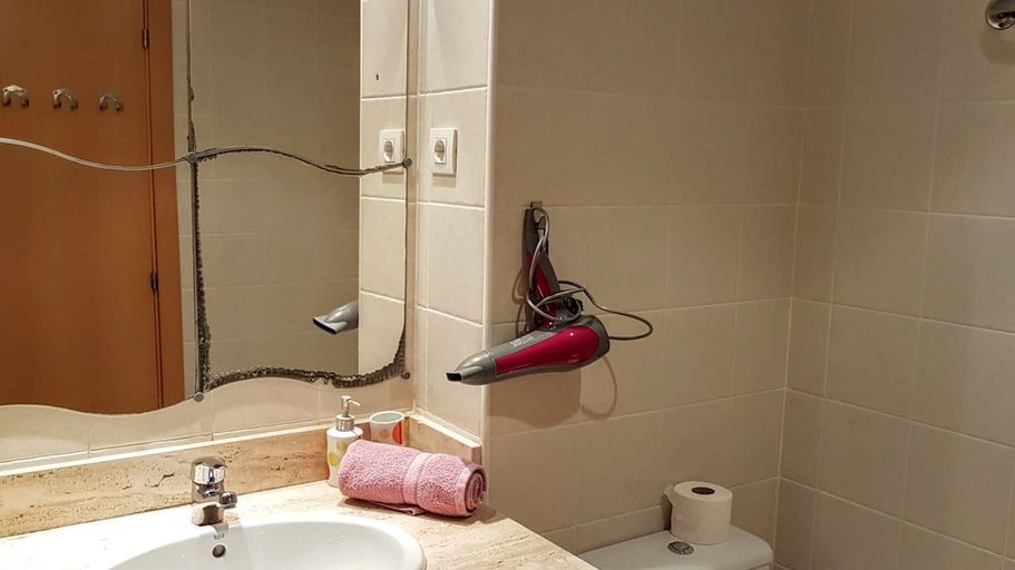Bathroom 3, Apartamento Irina Lloret, Girona