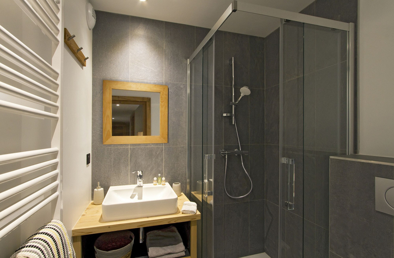 Bathroom, Odalys Chalet Chambertin Lodge, Isère