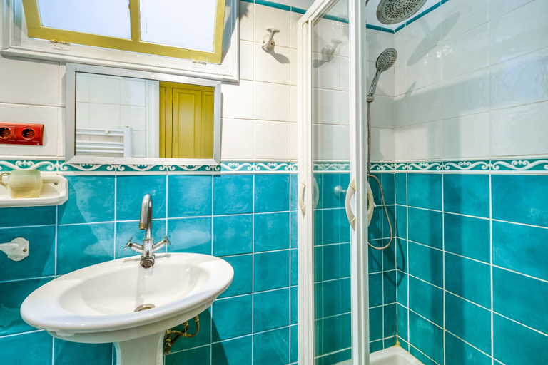 Bathroom, Casa Cristofor Colom, Barcelona