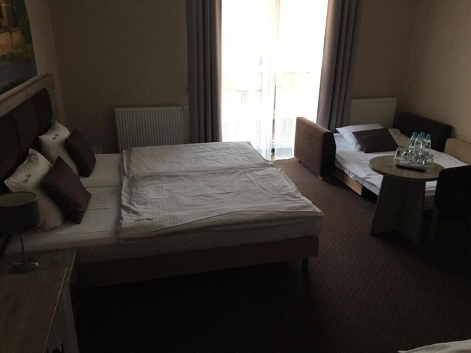 Bedroom 3, Hotel Piast, Malbork