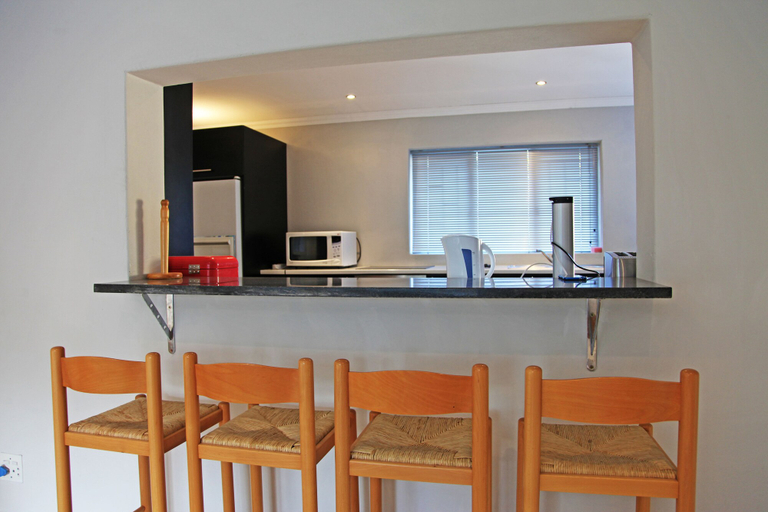 Others 5, Modern Cottage In Upper Constantia, City of Cape Town