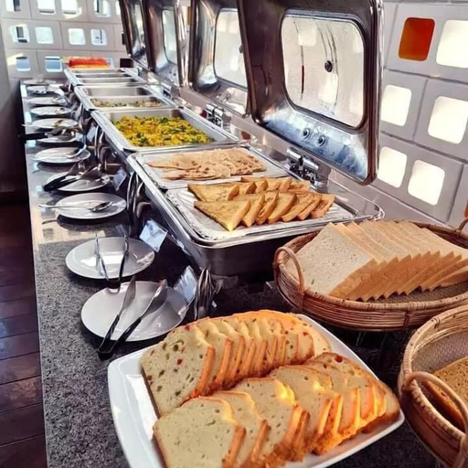 Food & Drinks