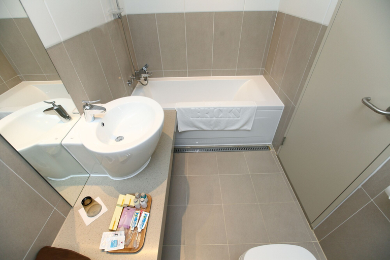 Bathroom 4, Bricks Hotel, Eun-pyeong