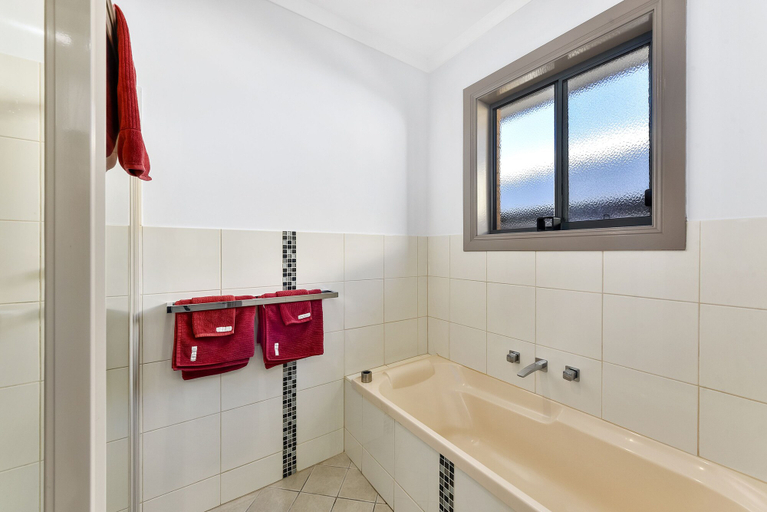Bathroom 4, MG Apartment, Mount Gambier
