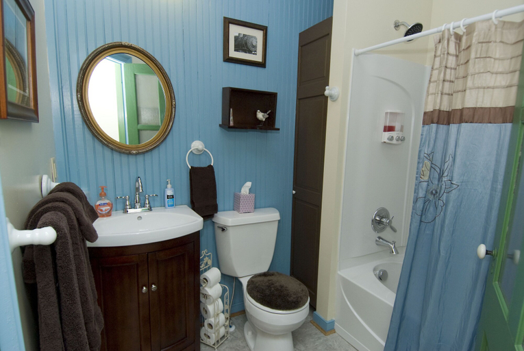 Bathroom, The Tinder Guest House, Hanover
