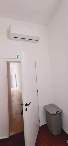 Bathroom 3, Bee Hostel Paphos