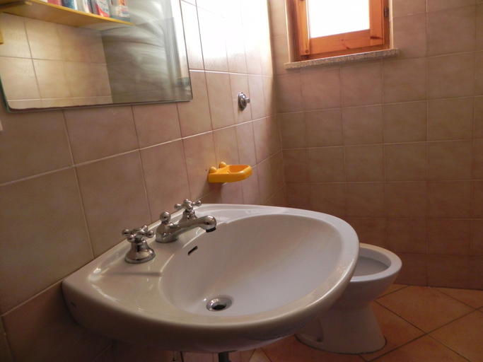 Bathroom 3, Fantastico San Teodoro AMB01, Nuoro
