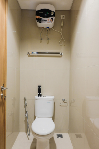 Bathroom 3, Cozy Studio Apartment at Tree Park City, Tangerang