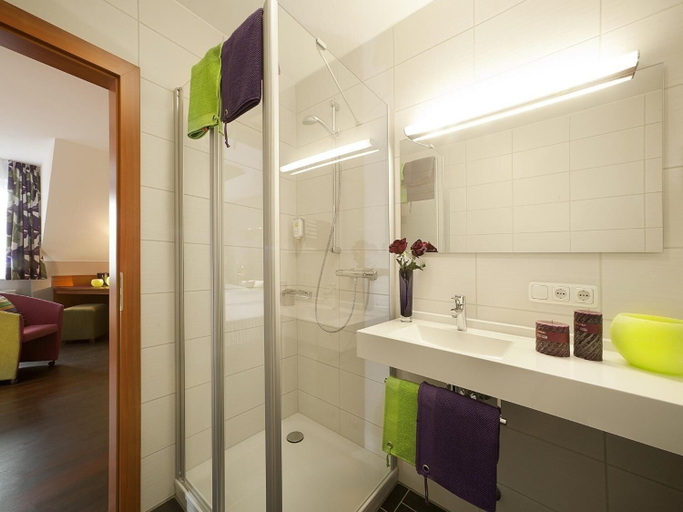 Bathroom 5, Hotel am Turm, Recklinghausen