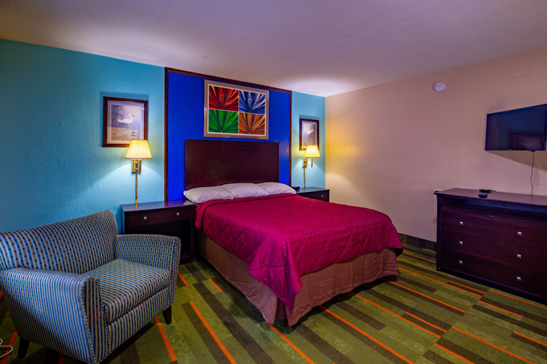Bedroom 2, Budget Host Inn, Iroquois