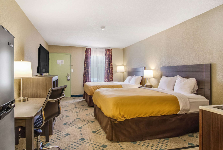 Bedroom 3, Suburban Studios Hotel Kingsland Near I-95, Camden