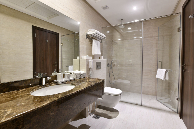 Bathroom 5, Juffair Boulevard Hotel and Suites, Manama