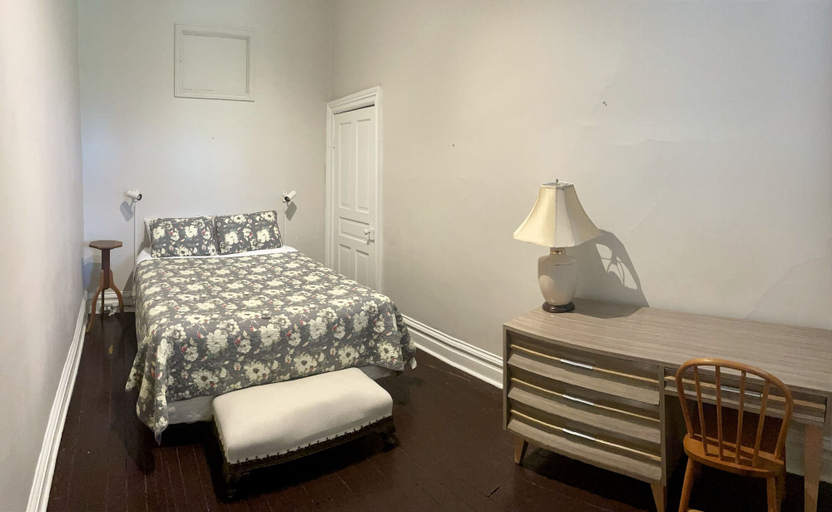 Bedroom 2, Stratford Suites - 32 Ontario St., Perth