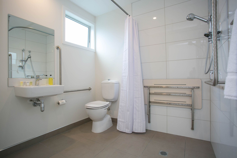 Bathroom 5, Podium Lodge, Waipa