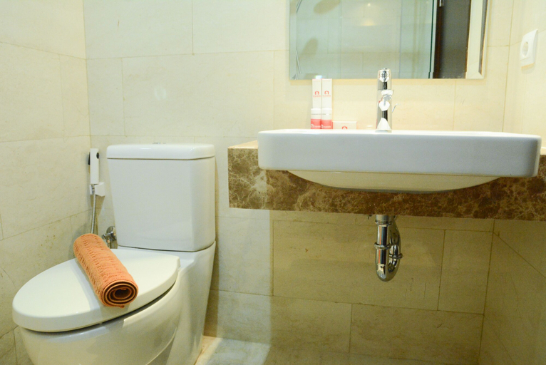 Bathroom 5, Exclusive Studio at Menteng Park Apartment By Travelio, Jakarta Pusat