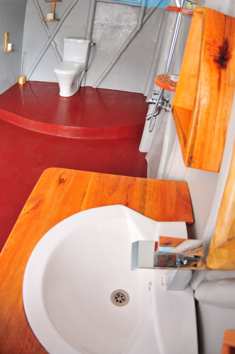 Bathroom 4, Lake Bunyonyi Rock Resort, Ndorwa