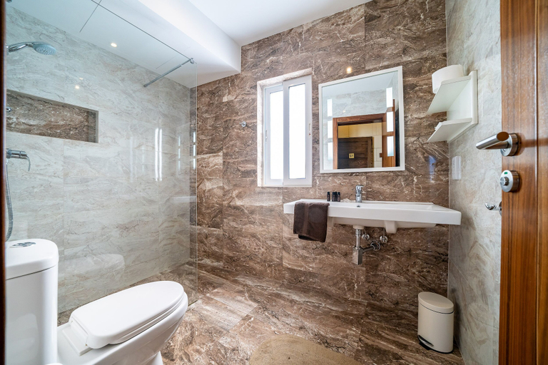 Bathroom 3, Il-Logga Boutique Hotel