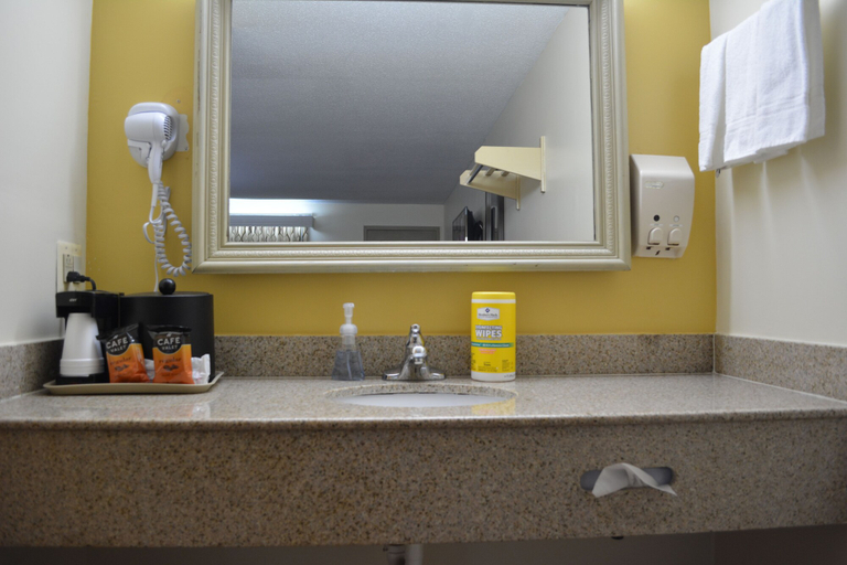 Bathroom 3, Southern Inn Lumberton, Robeson