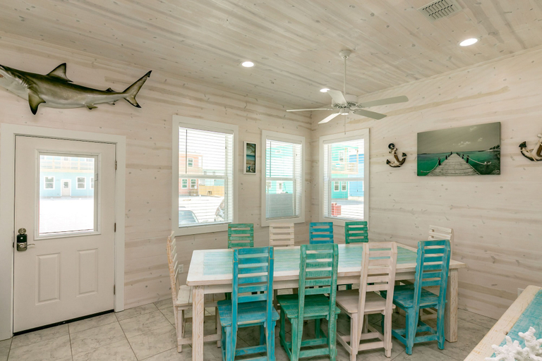 Food & Drinks 5, Feelin' Tip-sea, Nueces