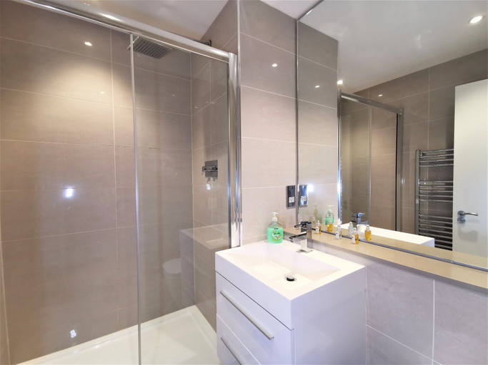 Bathroom, Spacious Double Room with en-suite - 2c, London