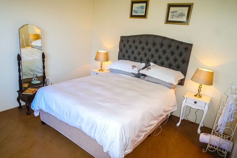 Bedroom 3, Cinzaco Dullstroom, Nkangala