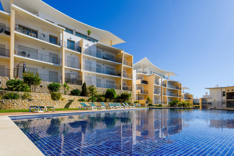 Exterior & Views 2, Sea view Apartment with sunbathing Terrace & 2 Swimming pools, Albufeira