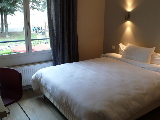 Bedroom 4, Hôtel Cardinal, Seine-Maritime