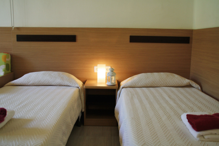 Bedroom 2, Apartaments Ocean Canada, Girona