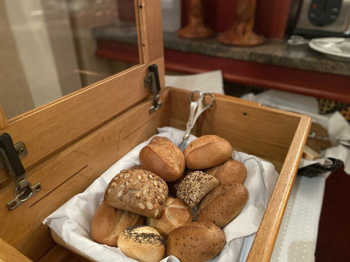 Food & Drinks 16