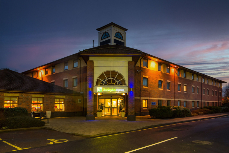 Exterior & Views 4, Holiday Inn Express WARWICK - STRATFORD-UPON-AVON by IHG, Warwickshire
