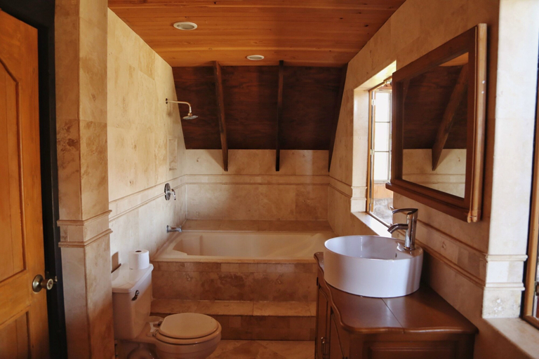 Bathroom 5, Maple Resort, Ensenada