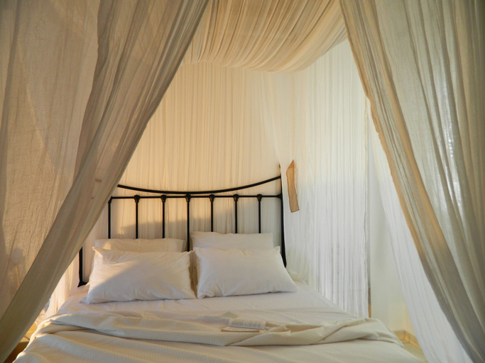 Bedroom 3, Avra Pahainas Hotel, South Aegean