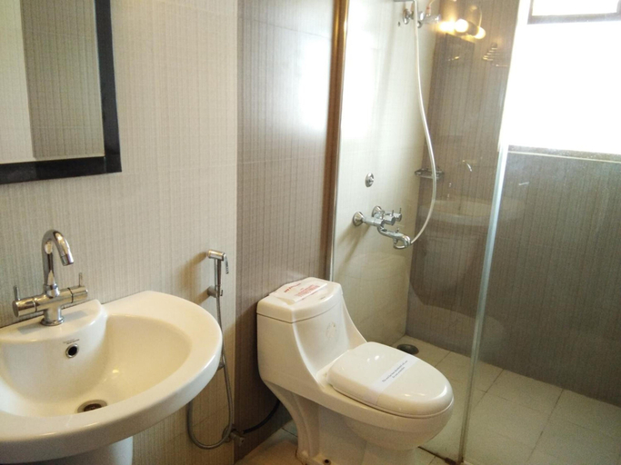 Bathroom 4, Berry Hills Resort, The Nilgiris