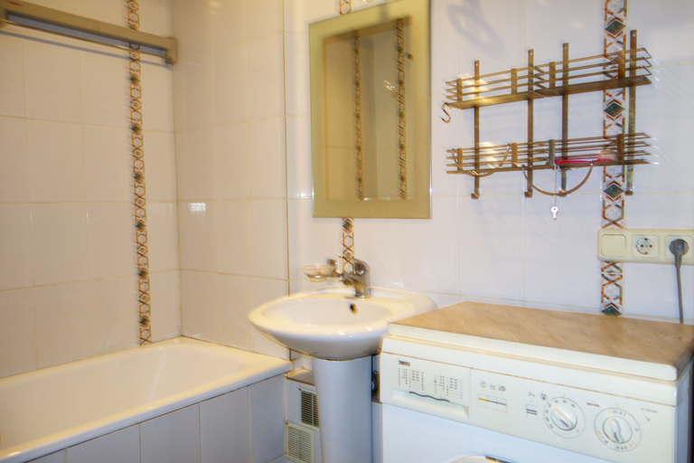 Bathroom 2, LUXKV Apartment on Staropimenovskiy 4, Northern