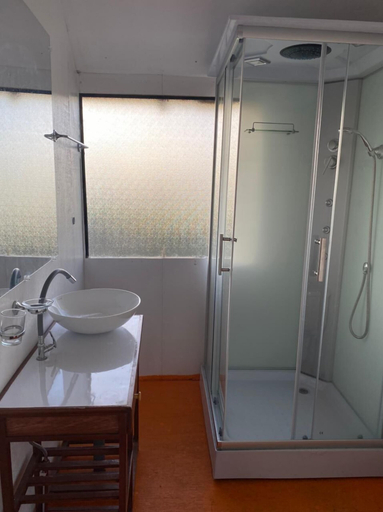 Bathroom, Quilla titikaka, Puno